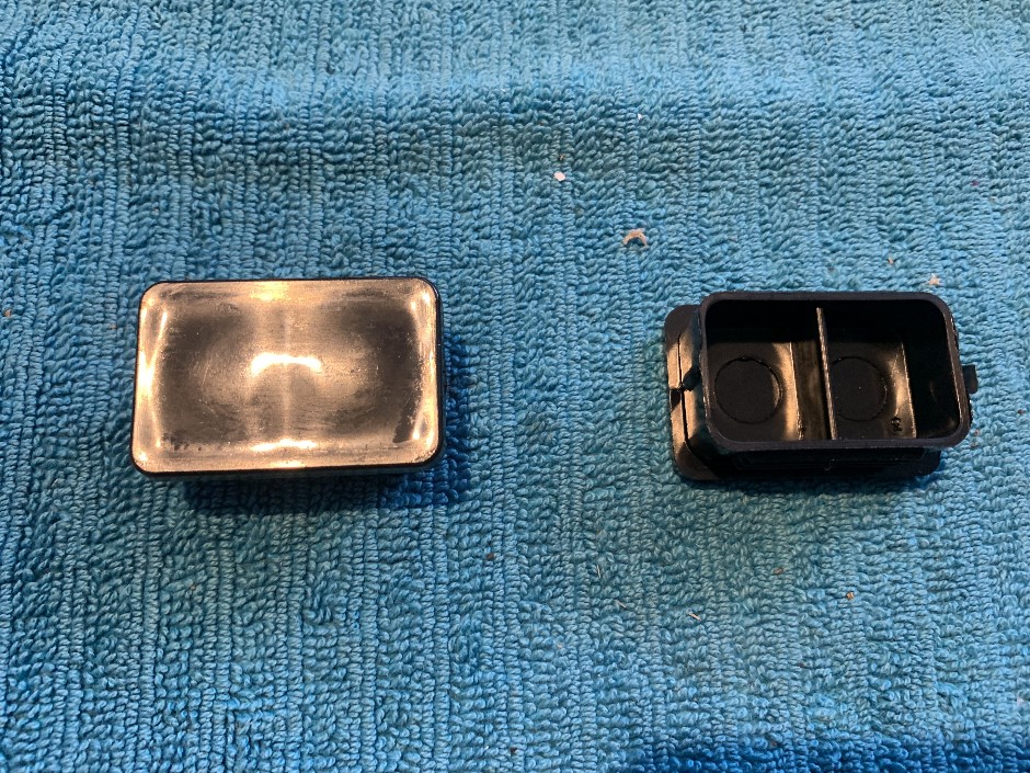 Large Tub Comprising Rectangular End Caps (Unused)