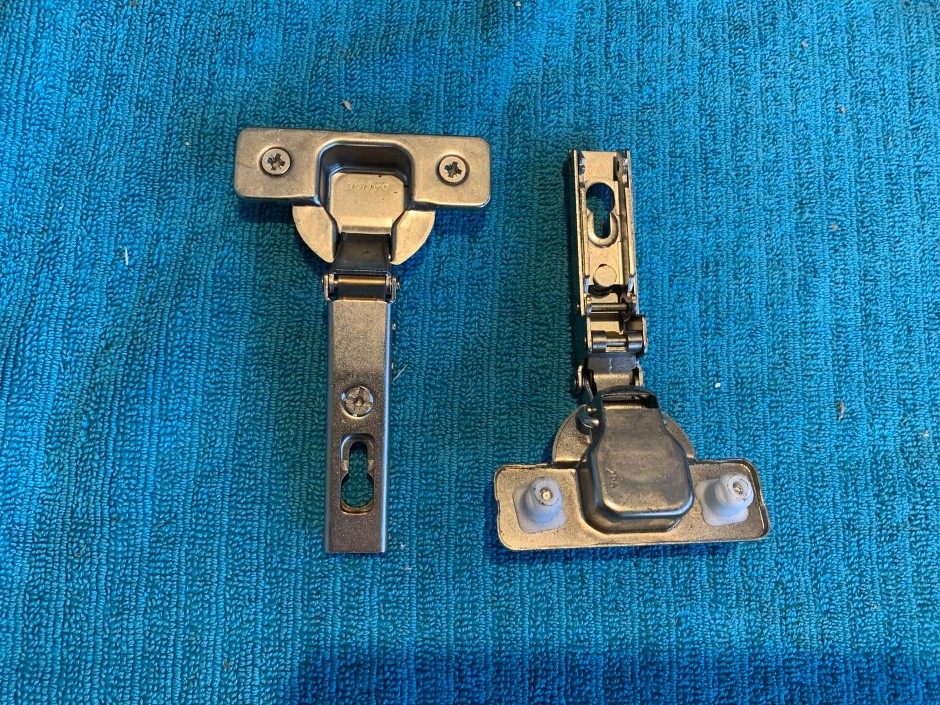 Large Quantity Cupboard Hinges (Unused)