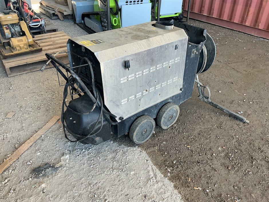 Spitwater Pressure Washer