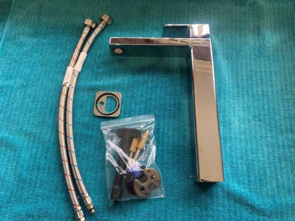 <p>1 x Box Dorf Epic Tower Basin Mixer Tap, Brass (Unused)</p>