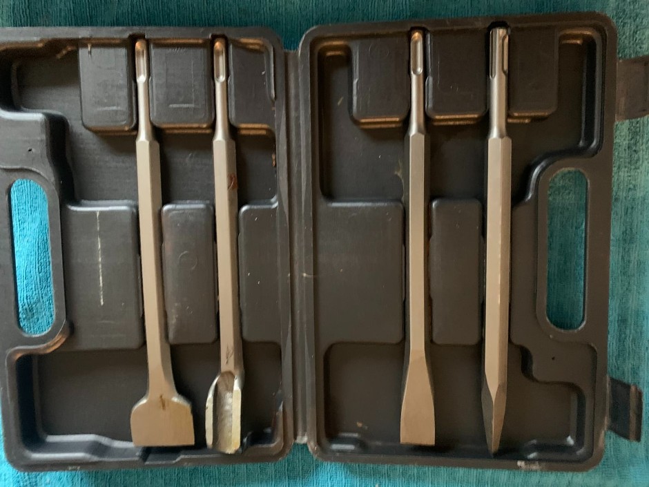 2 x Carry Cases each containing 4 x Different Style Chisel Tools (Unused)