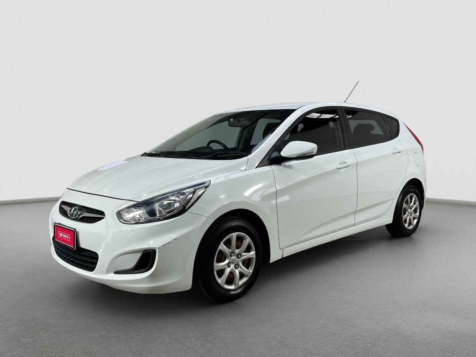 2014 Hyundai Accent Active Auto Hatchback