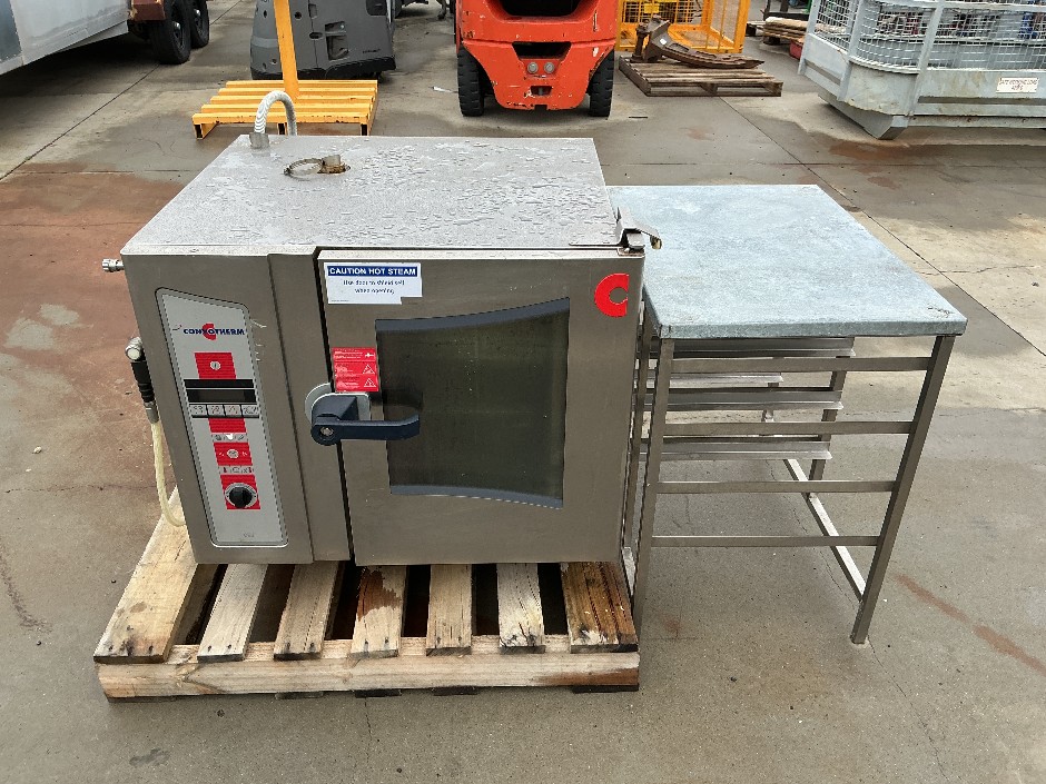 <p>S/S Commercial Steam Oven & S/S Prep Bench</p>