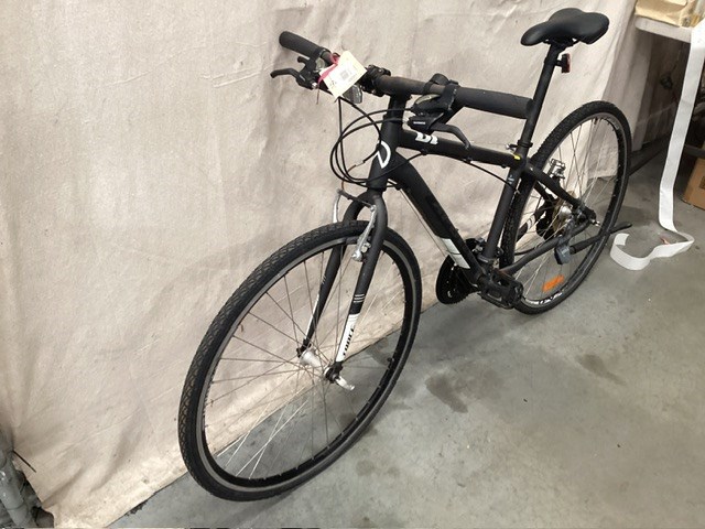 <p>Apollo Road Mountain Bike </p>