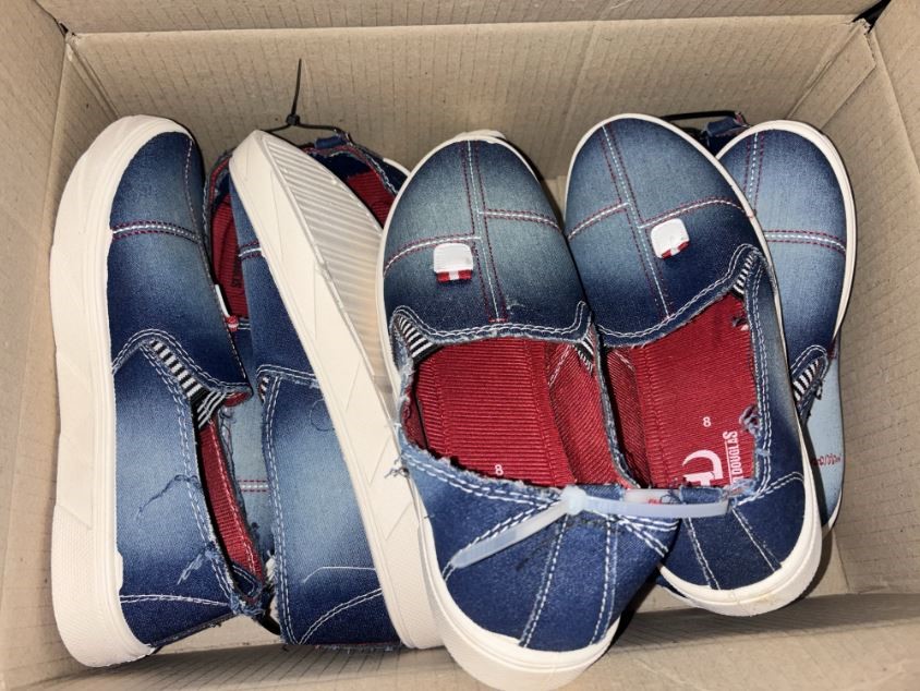 Unisex 5 Pairs of Shoes, 1 Design SIZE show in the fnail.