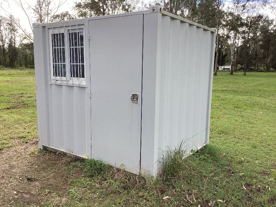 <p>Containers & Portable Building</p>