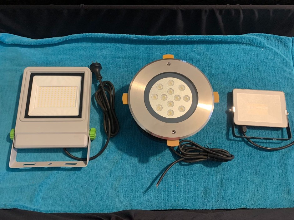 <p>3 x Various LED Lights (Unused)</p>