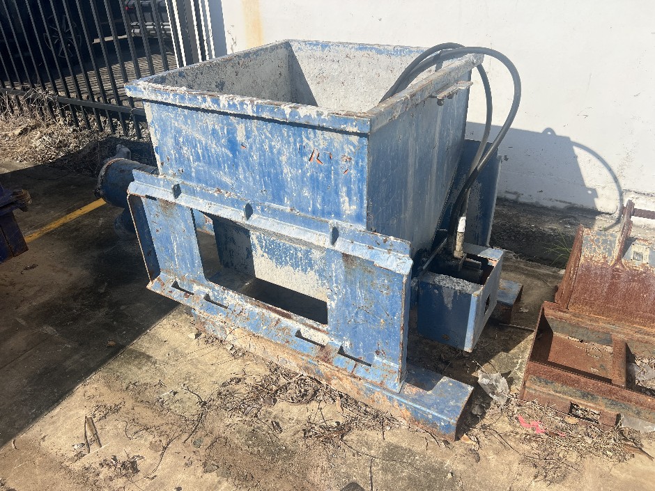Hydraulic Concrete Kibble
