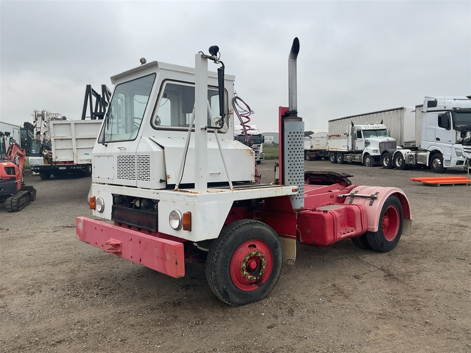 1972 Ottawa YT30 4 x 2 Yard Tug