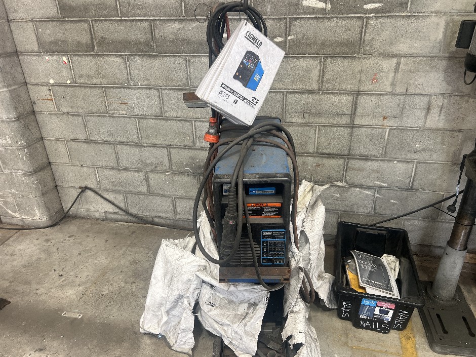 <p>CigWeld Weldskill 205AC/DC Welder</p>