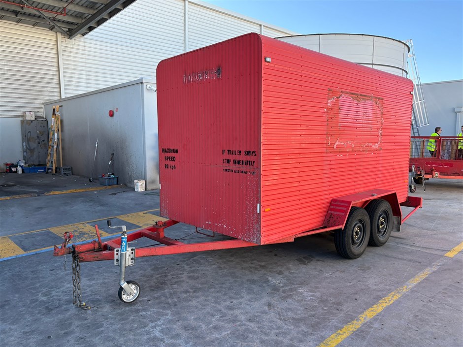 <p>Enclosed Tandem Box Trailer</p>
