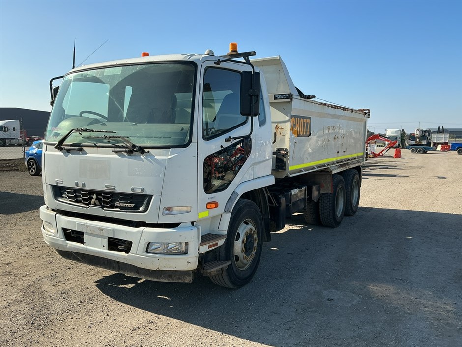 2012 Mitsubishi Fuso Fighter 6 x 4 Tipper Truck