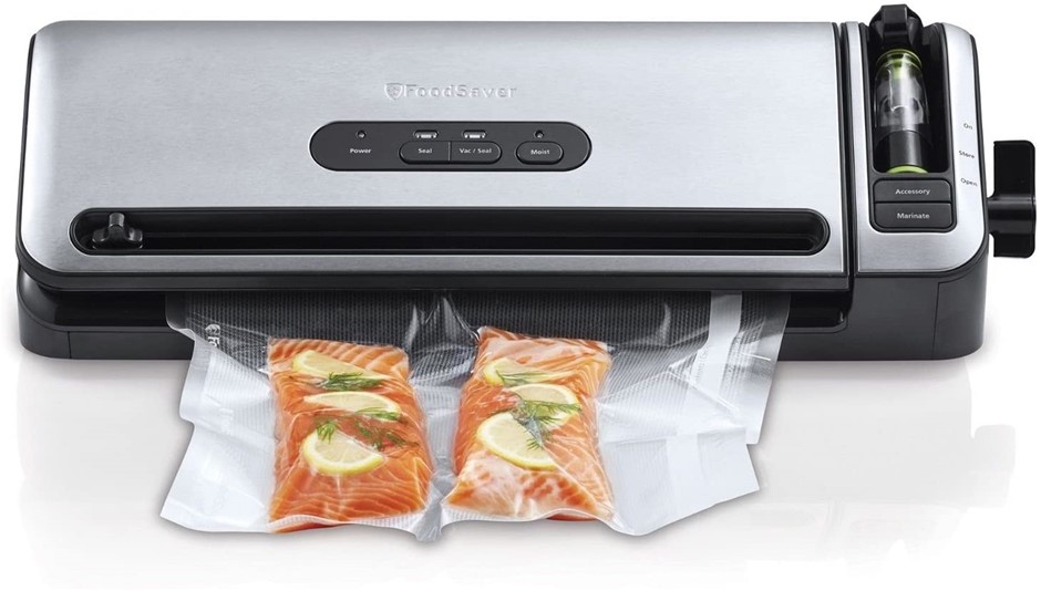 FOODSAVER VS7850 Controlled Seal Vacuum Sealer, Stainless Steel. NB: Has be