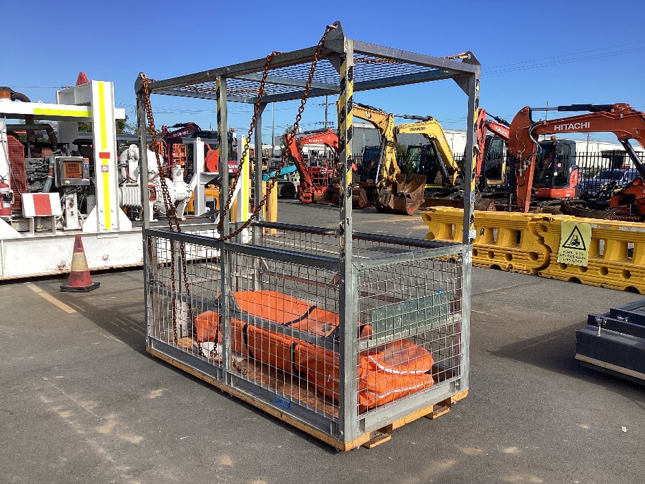 <p>East West Engineering Man Cage</p>