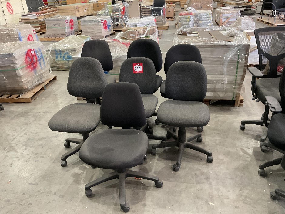 <p>Quantity of Assorted Office Chairs</p>