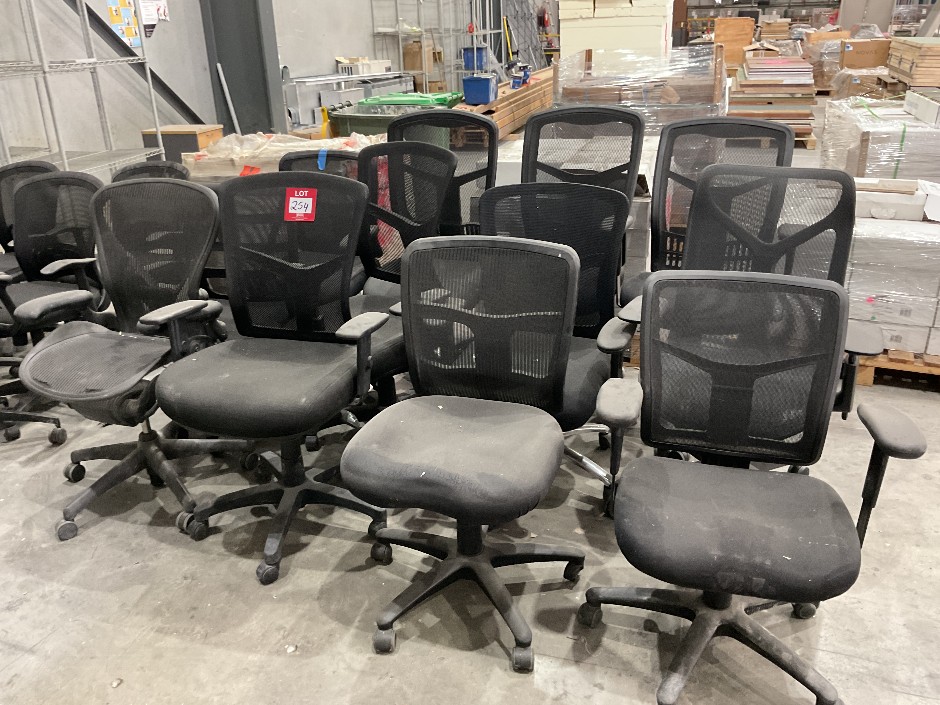 <p>Quantity of Assorted Office Chairs</p>