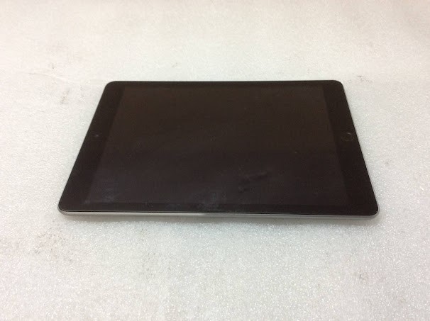 Apple iPad 5 (A1822) Tablet 32GB