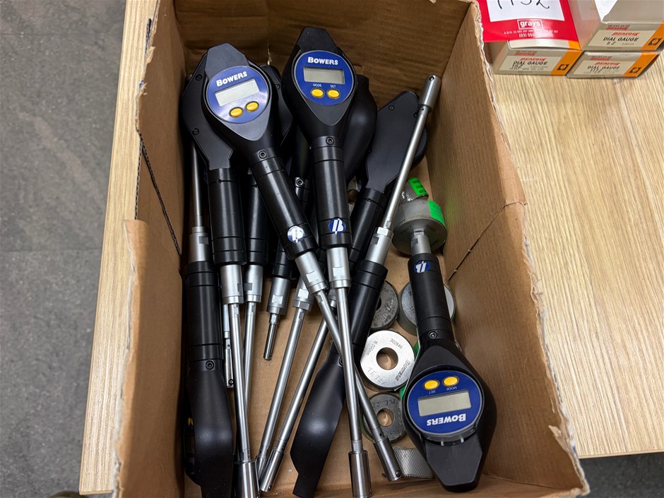 12 x Assorted Bowens