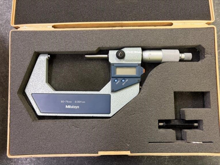 1x Mitutoyo Digital Micrometer