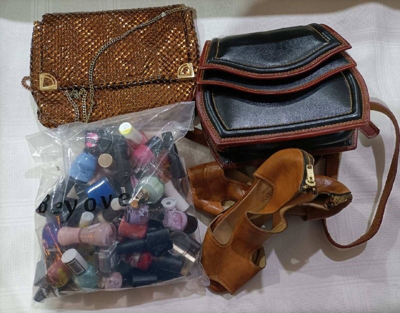 Misc Ladys Accesories . Used