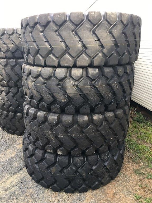 Quantity of 4 20.5-25 Earthmoving Tyres(Unused),