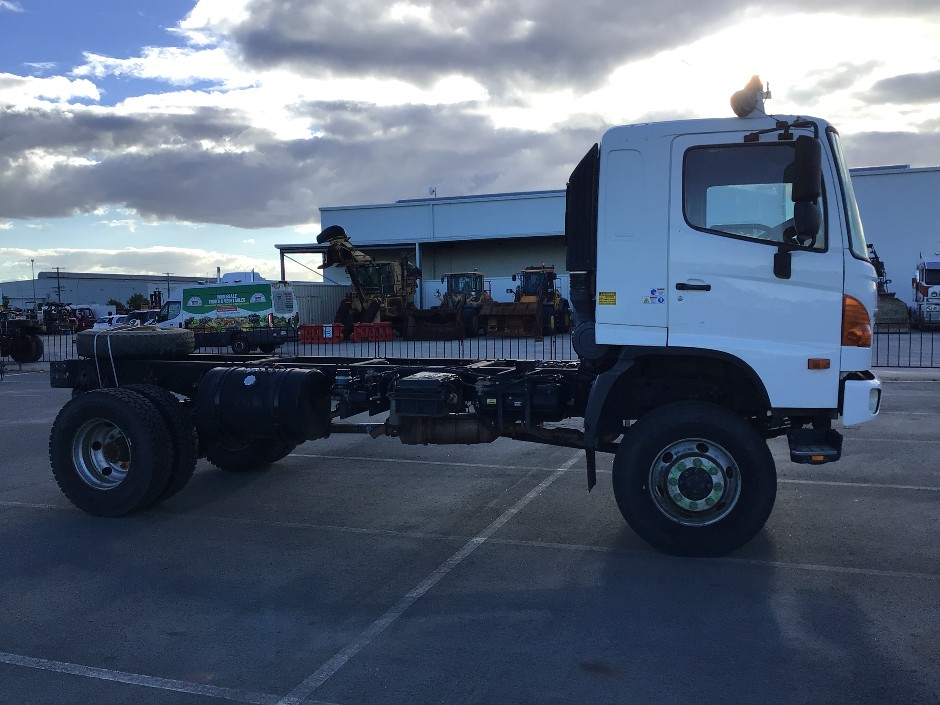 2013 Hino 500 4x4 Cab Chassis