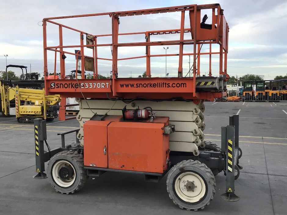 2022 snorkel scissor lift