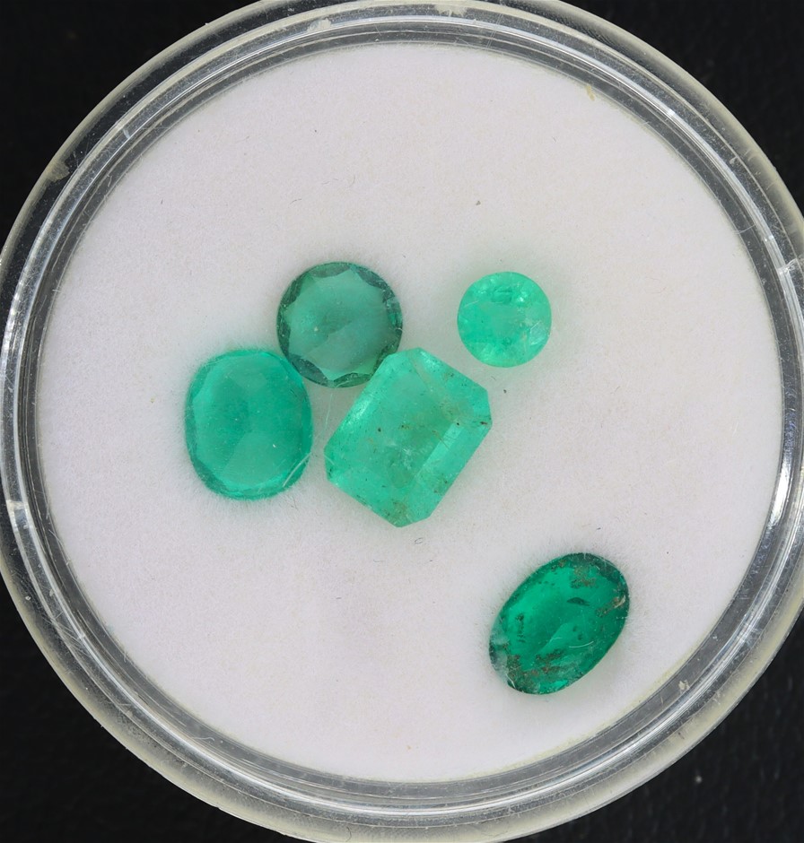 1.65ct Mixed Emerald Gemstones