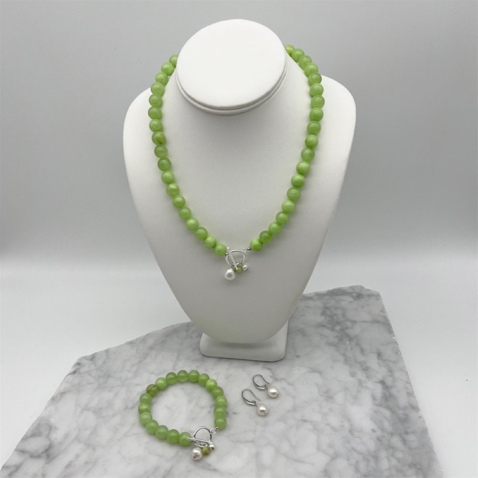 10mm Green Flower Jade 'O' Toggle Gemstone Jewellery Jewellery Set