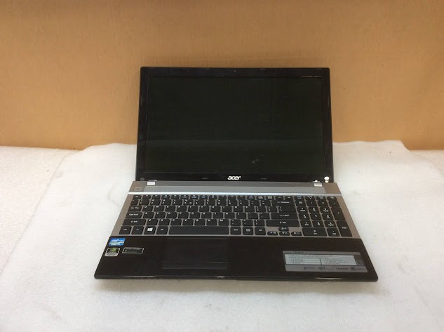 ACER ASPIRE V3-571G Laptop I5-3210M 8GBRAM/128GB Black