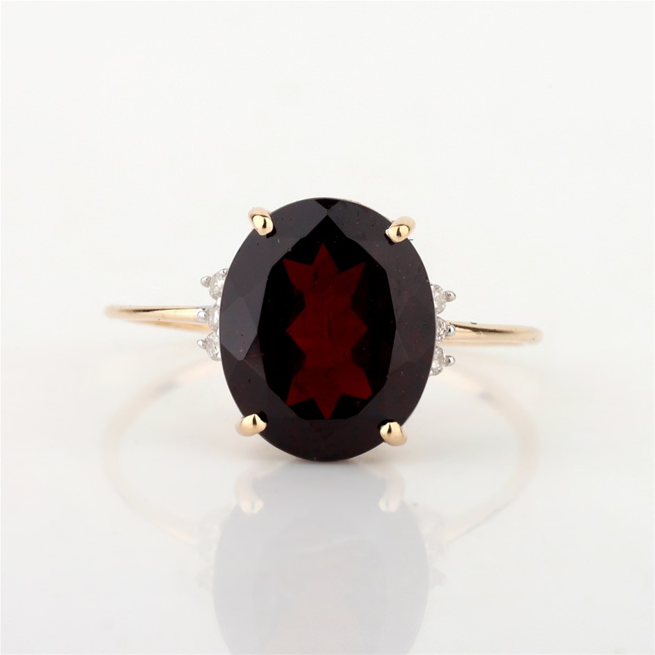 Yellow Gold Natural Garnet & Diamond Ring
