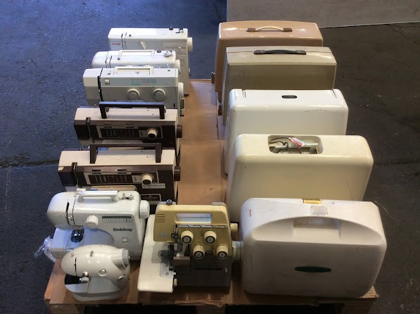 Janome/Husqvarna/Singer Mixed Brand and Model Sewing Machine (Lot of 13)