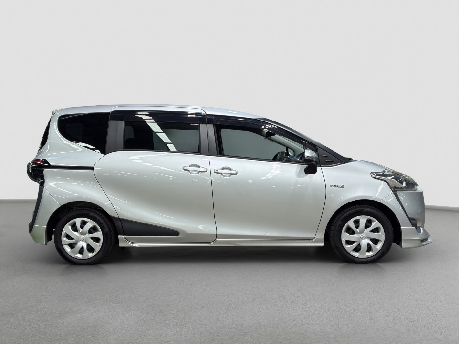 2016 Toyota Sienta Wagon (Hybrid) (Auto) (7 Seater) **Import**