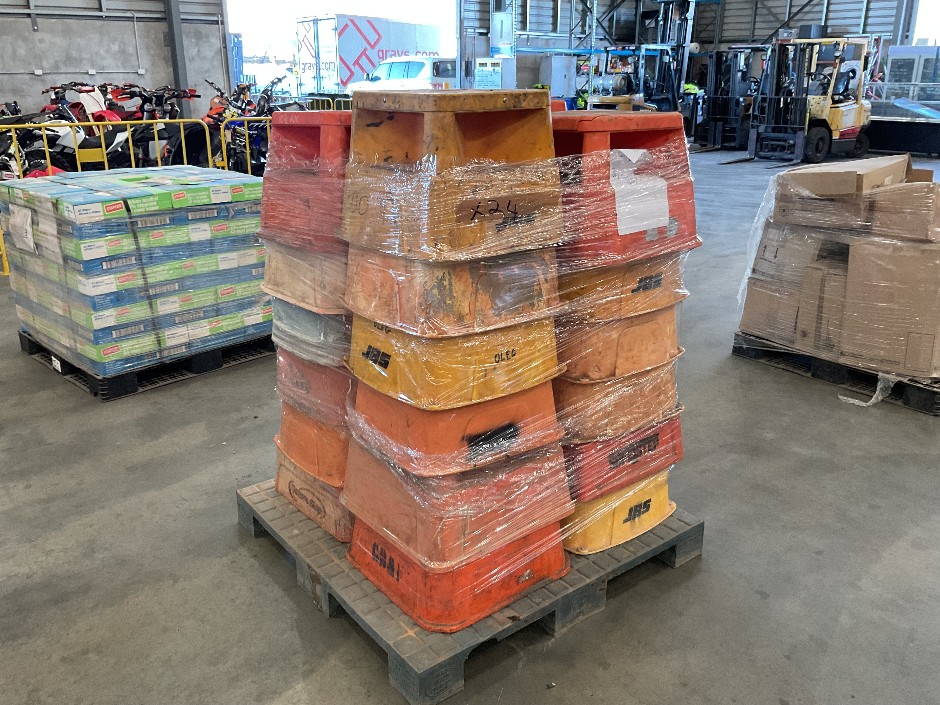 <p>Safety Steps on Pallet - Approximately 24</p>
