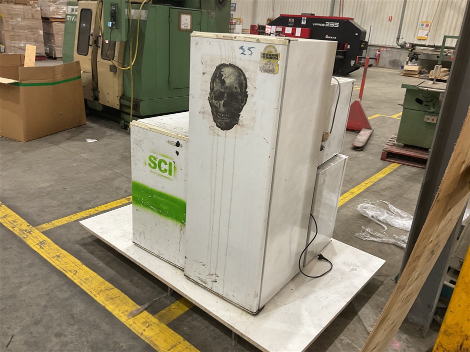 Pallet comprising 5x fridges and 1x Kambrook multi-oven