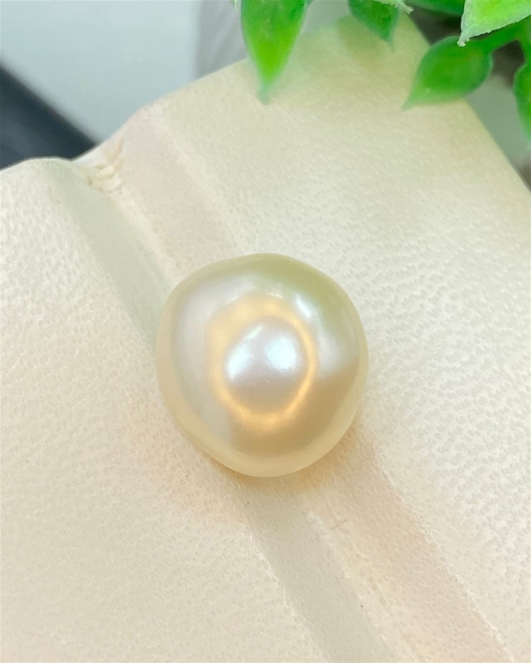 9.70 CT Lovely South Sea pearl