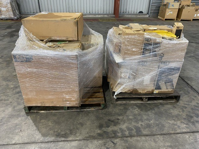 <p>Qty of Assorted CAT Filters & Assembly,  Unused, 2 Pallets</p>