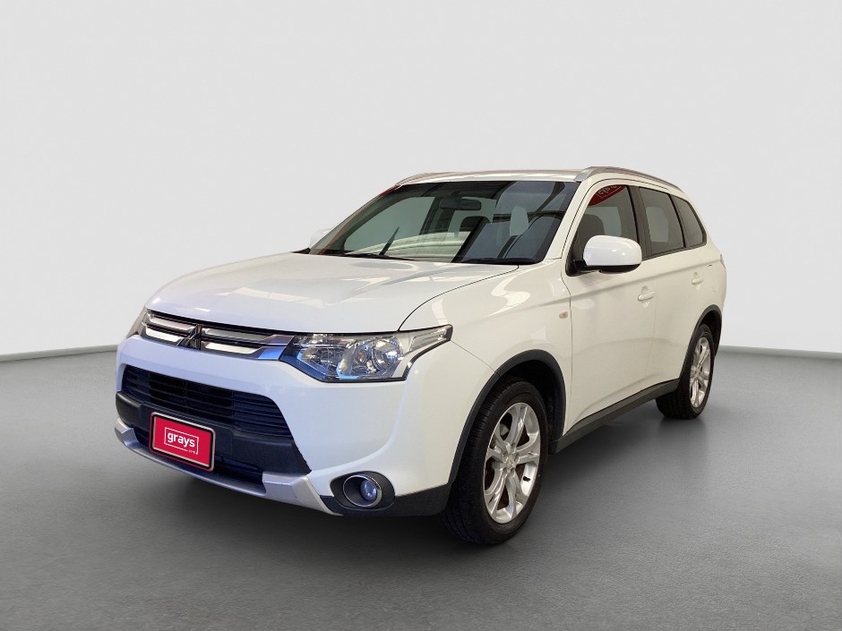 2014 Mitsubishi Outlander ES Petrol