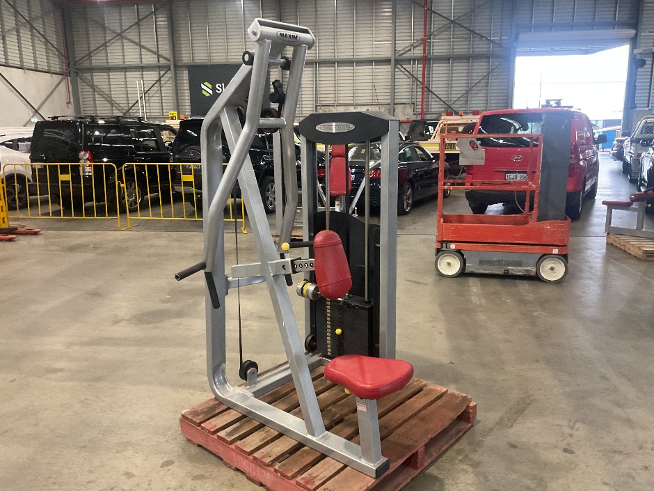 <p>Evolution Maxim Chest Press Machine</p>
