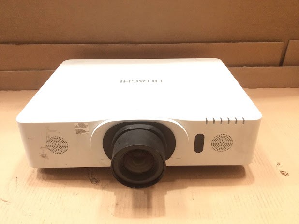 Hitachi CP-WU8450 LCD Projector