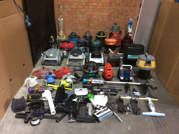 Ozito/Ryobi Vacuums, Pool Cleaners And Parts Lot