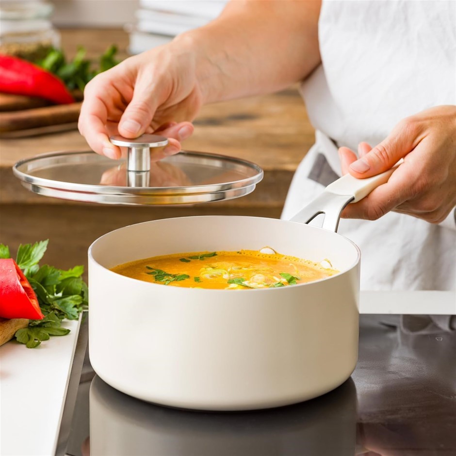 Kitchen Aid Covered 20cm / 3.11L Saucepan Almond Cream. NB: minor use, not