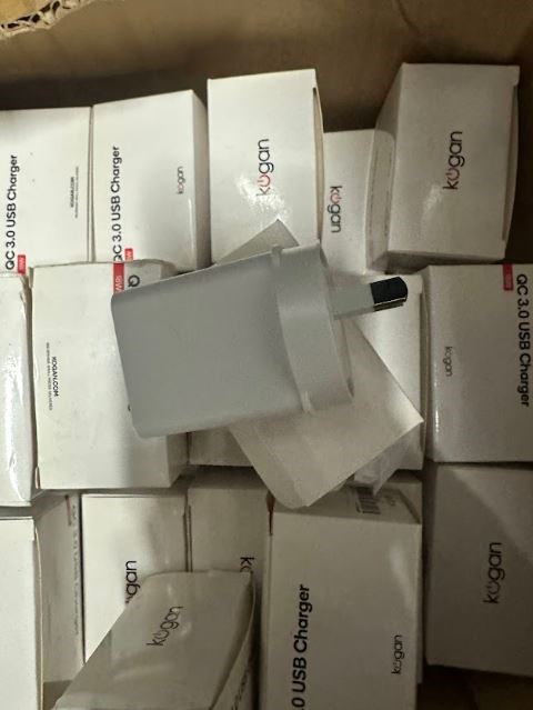CLOSING DOWN SALE: Large quantity of USB Chargers