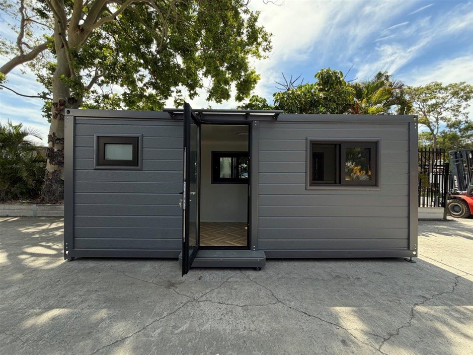 6m Signature Studio