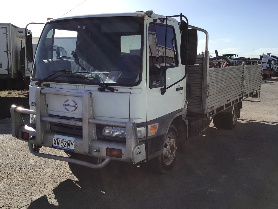 <p>2001 Hino FB4J   4x2 Tray Truck</p>