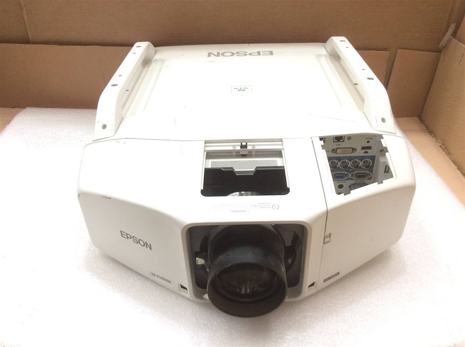 Epson EB-Z11000W LCD Projector