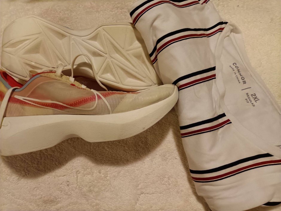 Nike 8.5 New Connor Tshirt XL minor use . Others