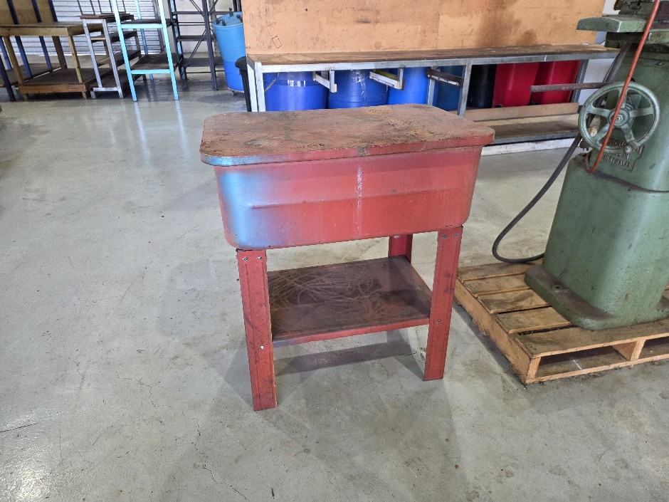 <p>Parts Washer</p>