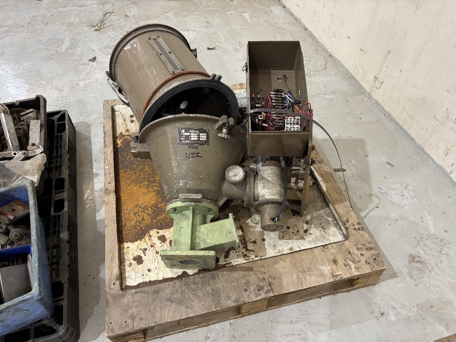 <p>Johns PHD-25 Hopper Dryer</p>