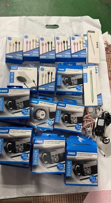 CLOSING DOWN SALE: Assorted eletrical goods including: